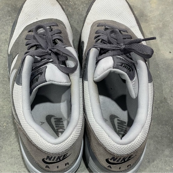 Nike Air Max Men's Dual-Tone Gray Sneakers - Picture 3 of 8